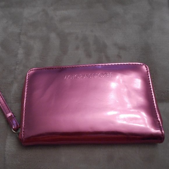 Victoria's Secret Accessories - NEW Pink Metallic Victoria Secret Wristlet